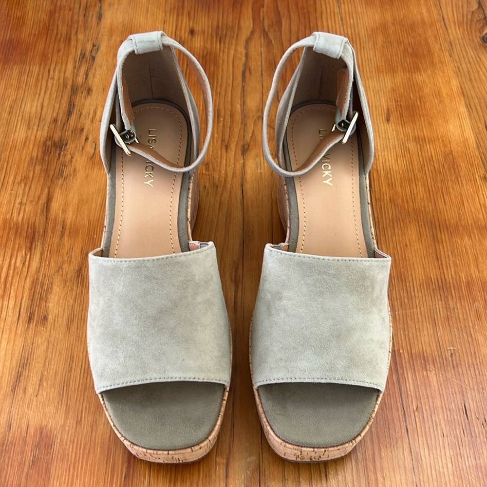 Lisa Vicky Wedge Sandals  Laud V Light Grey Kid Suede Sz. 8.5‎ Ankle Strap Cork